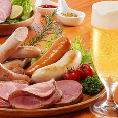 青空の下で手作りソーセージを味わおう！「ビア＆ソーセージマルシェ」