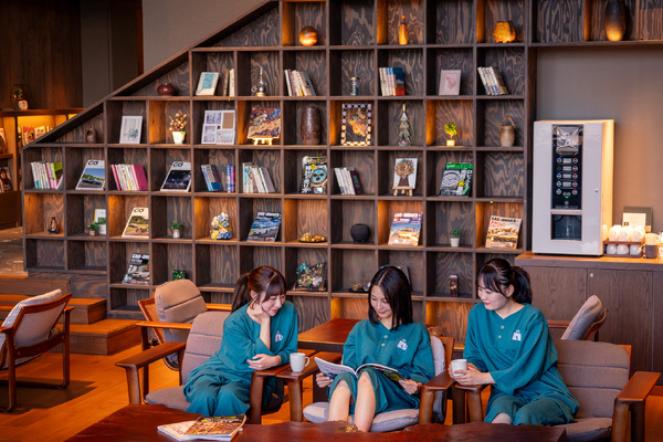 ラウンジ（フリードリンク）