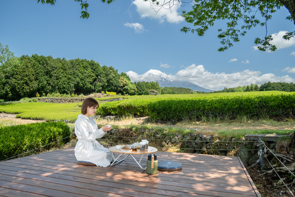 【貸切テラスでお茶の飲み比べ・茶娘衣装体験など】 大淵二丁目笹場景観保存会 