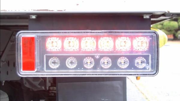 赤字特価セール KOITO 小糸製作所 トラック用 オールLED リアコンビネーションランプ 左 三連 ノーマル レッド LEDRCL-24L