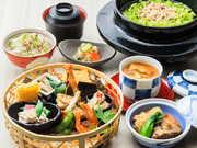◆平日限定バリュープラン◆【月〜木限定 】駿河竹籠会席〜するがたけかご〜◆約20種類のお料理を彩り豊かに【120分飲み放題付プラン】